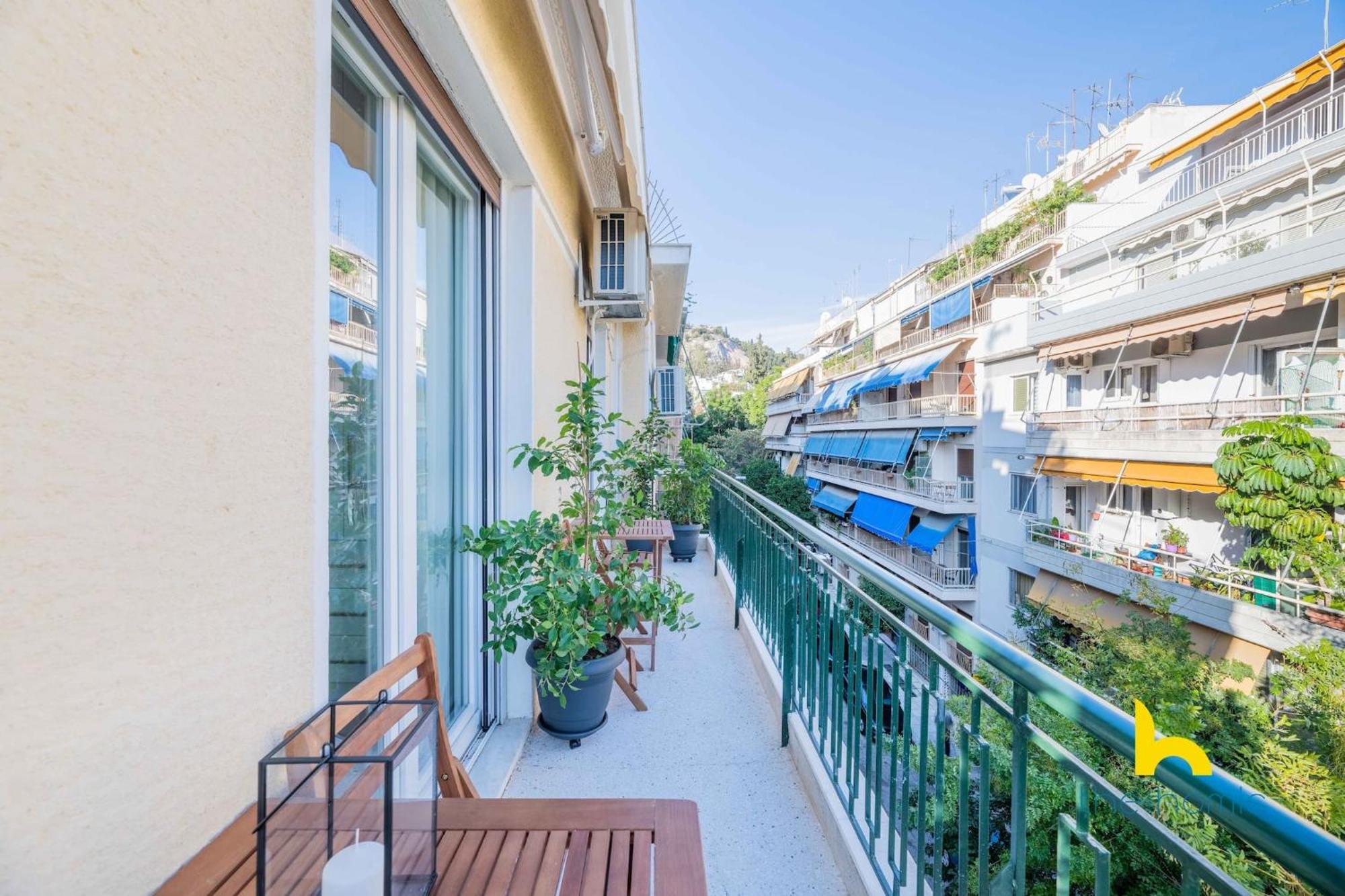 Sun-Splashed 2-Bdr Corner Apartment With Hillside Views! Athens Exterior photo